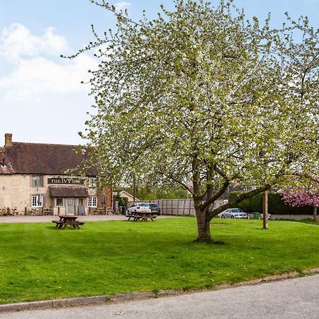 The Belfry Villa Evesham Exterior photo